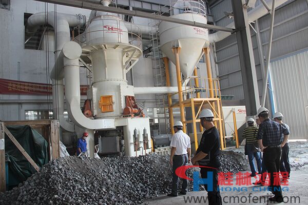 雷蒙磨 桂林鴻程礦山設(shè)備 磨粉機(jī)廠(chǎng)家 磨粉機(jī)價(jià)格