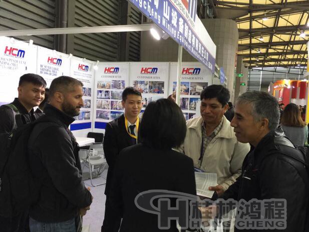 2016年寶馬展客戶洽談現場 2016年寶馬展客戶洽談現場