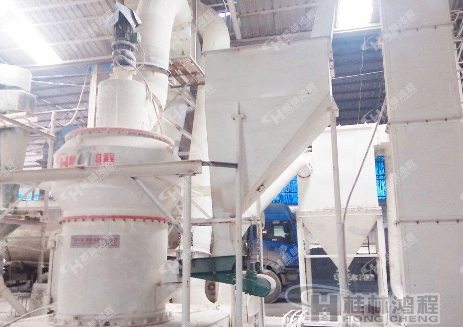 HC1300，325目錳礦石磨粉設(shè)備，錳礦石雷蒙磨粉機配置方案