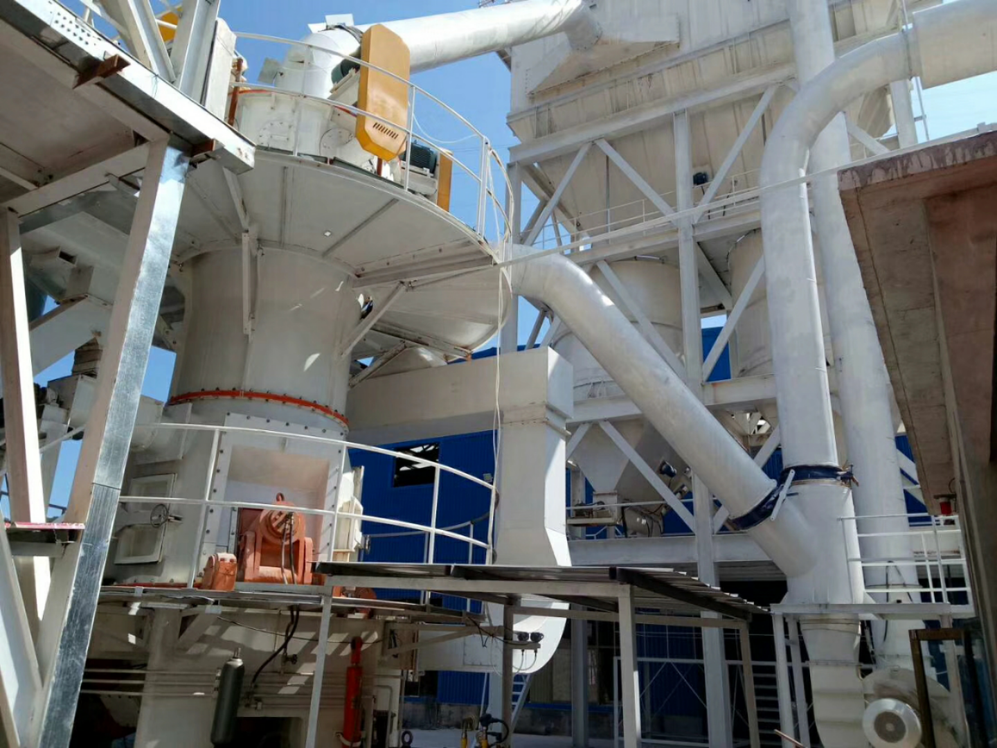 3000目超細礦石磨粉機的型號 3000目超細礦石磨粉機的型號